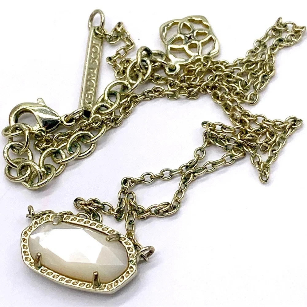 Kendra Scott Elisa Shimmering Cream Necklace
